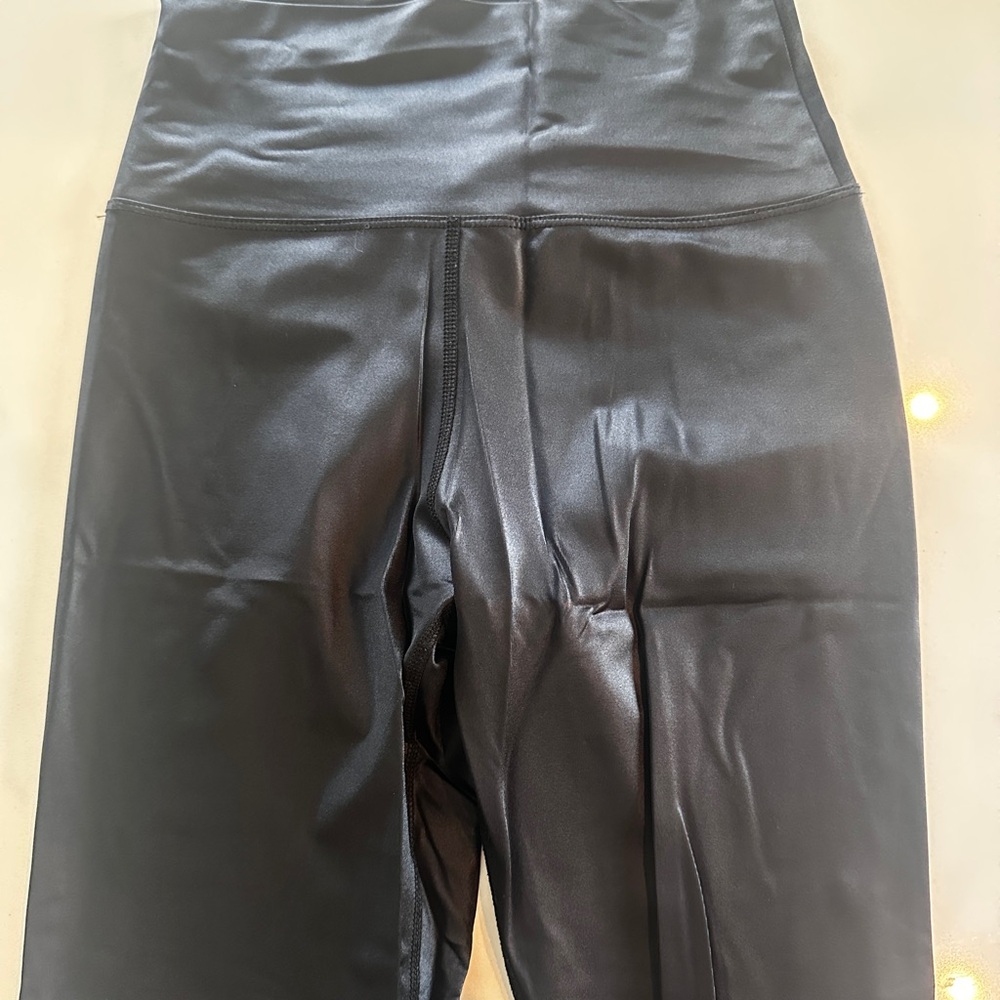 Beach Riot Black Leggings - Picture 2 of 5